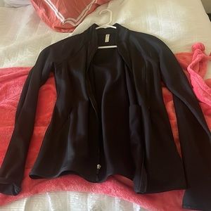 Gap fitted black zip up workout jacket size large